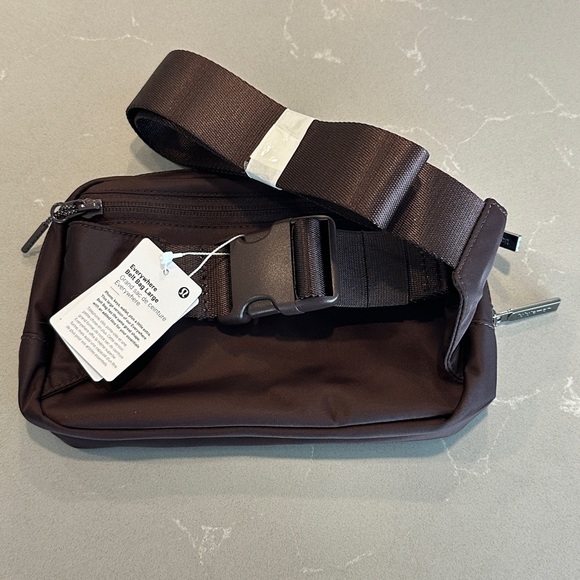 Lululemon Everywhere Belt Bag 2L Large French Press NWT - Picture 2 of 5